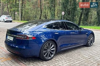 Лифтбек Tesla Model S 2016 в Львове
