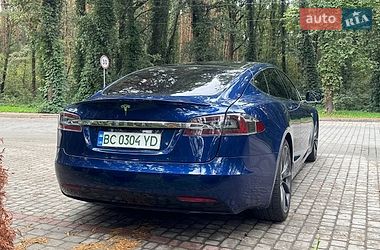 Лифтбек Tesla Model S 2016 в Львове