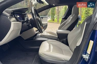 Лифтбек Tesla Model S 2016 в Львове