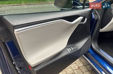 Лифтбек Tesla Model S 2016 в Львове