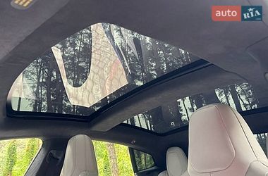 Лифтбек Tesla Model S 2016 в Львове