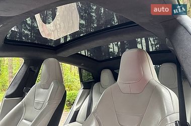 Лифтбек Tesla Model S 2016 в Львове