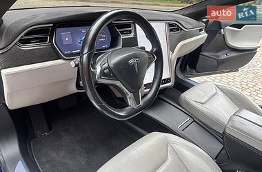 Лифтбек Tesla Model S 2016 в Львове