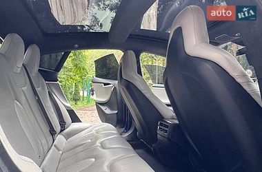 Лифтбек Tesla Model S 2016 в Львове