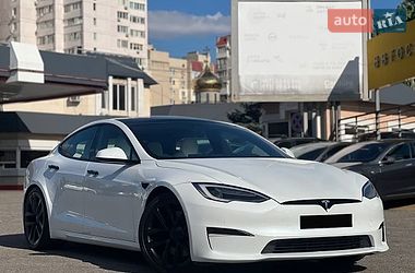 Tesla Model S  2021
