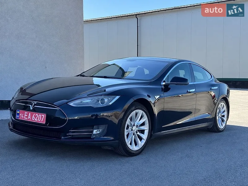 Tesla Model S 2013