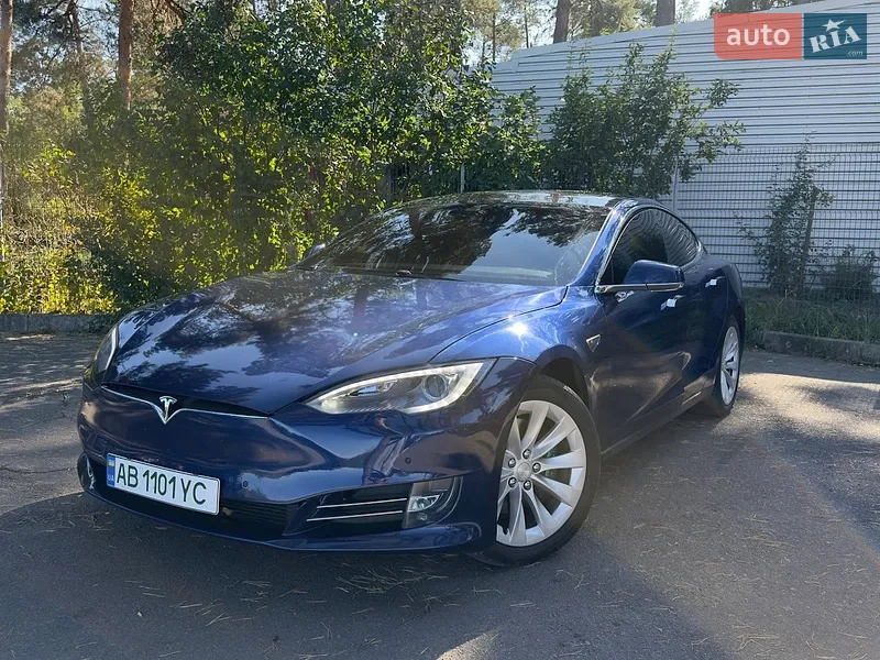 Tesla Model S 2016