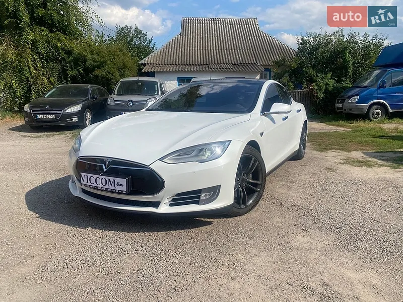 Tesla Model S 2016