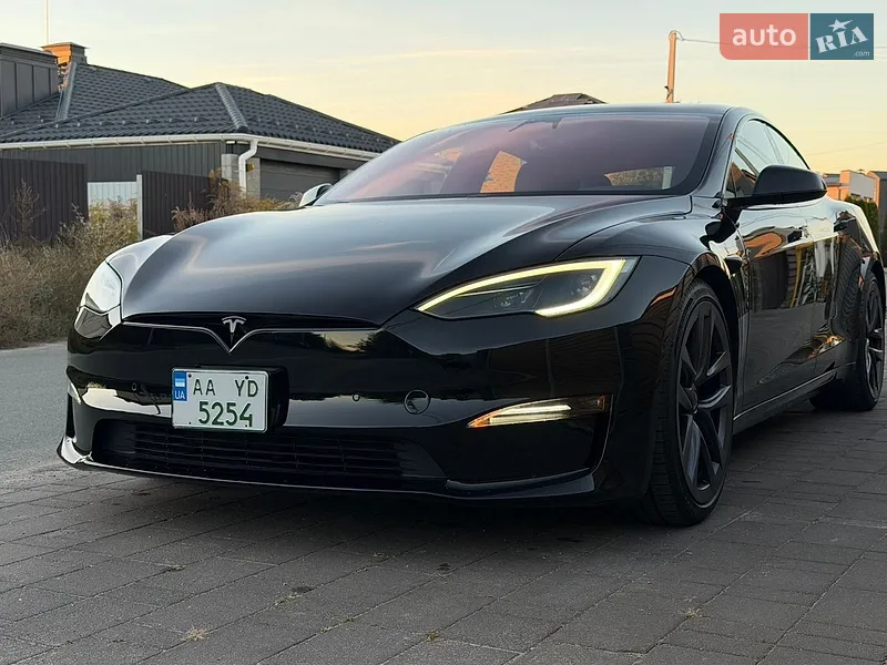 Tesla Model S 2023
