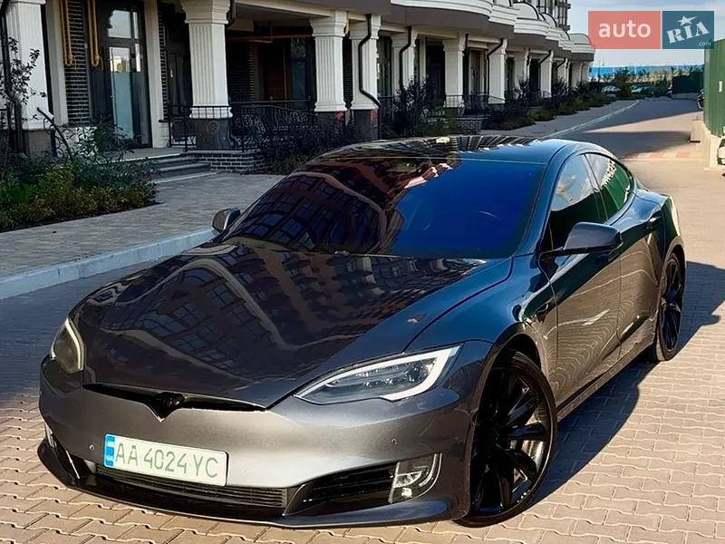 Tesla Model S 2018
