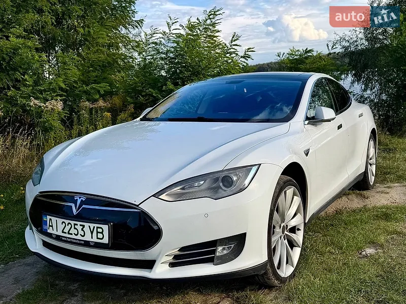 Tesla Model S