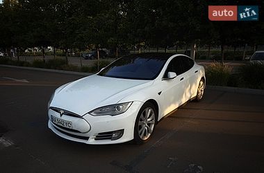 Tesla Model S  2015
