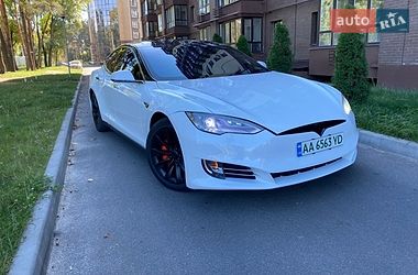 Лифтбек Tesla Model S 2013 в Чернигове Лифтбек Tesla Model S 2013 в Чернигове