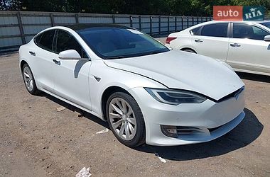 Tesla Model S  2018