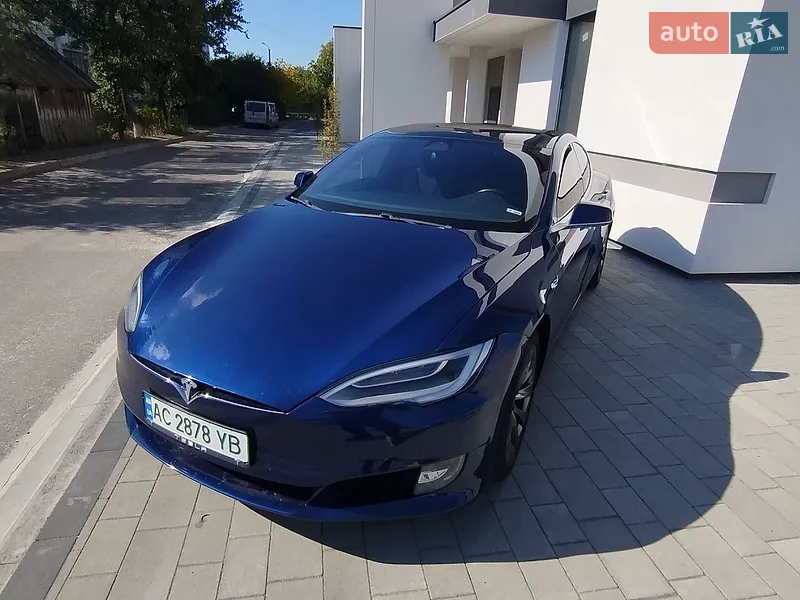 Tesla Model S 2018