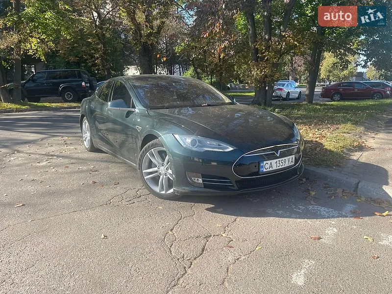 Tesla Model S 2013