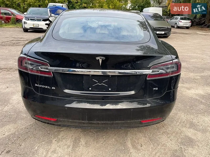 Tesla Model S 2017