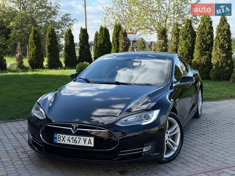 Tesla Model S 2013
