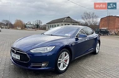 Tesla Model S  2015