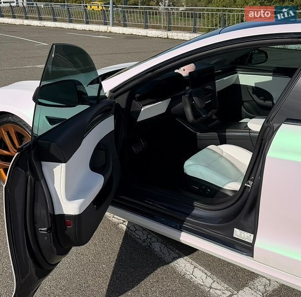 Лифтбек Tesla Model S 2021 в Киеве