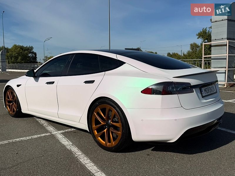 Лифтбек Tesla Model S 2021 в Киеве