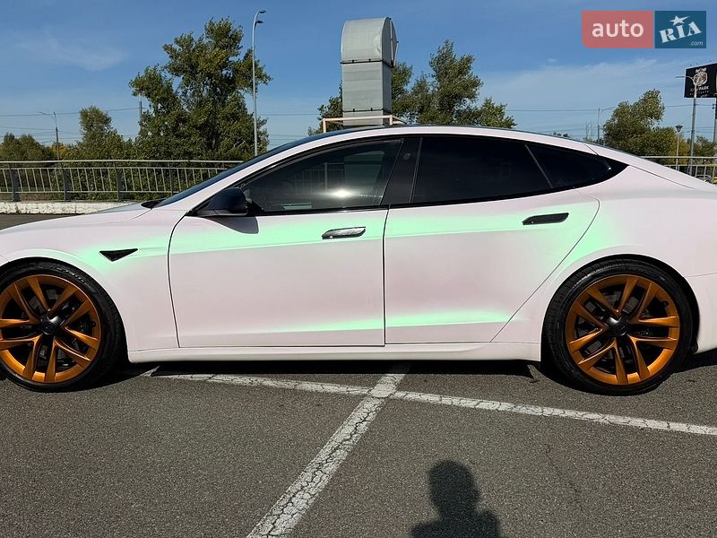 Лифтбек Tesla Model S 2021 в Киеве