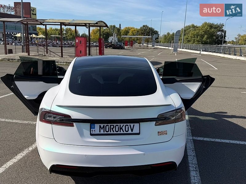 Лифтбек Tesla Model S 2021 в Киеве