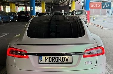 Лифтбек Tesla Model S 2021 в Киеве