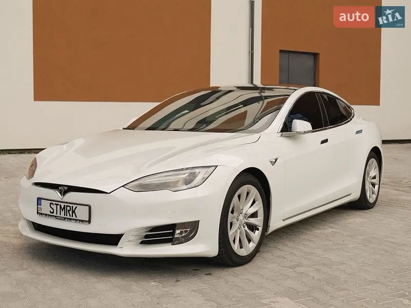 Tesla Model S 2016