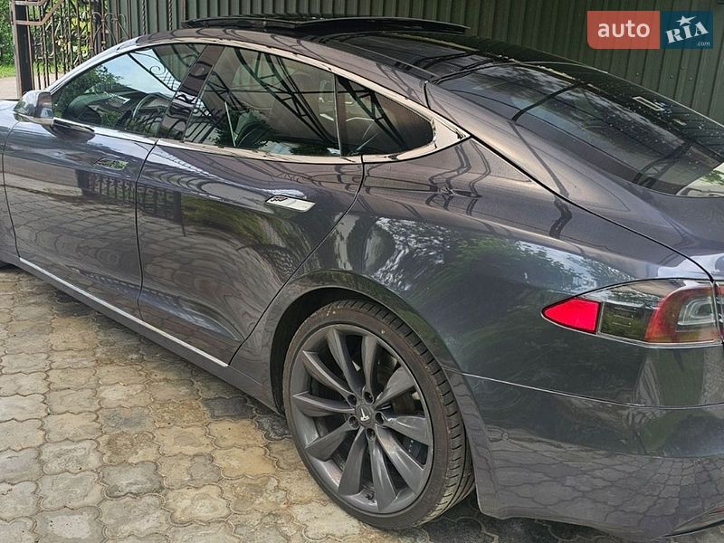 Tesla Model S 2017