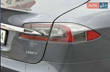 Лифтбек Tesla Model S 2018 в Львове