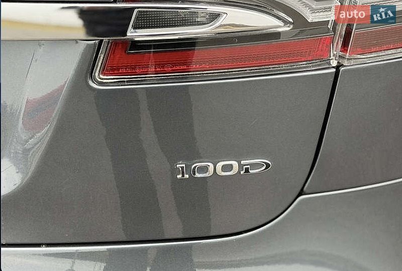 Лифтбек Tesla Model S 2018 в Львове