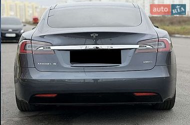 Лифтбек Tesla Model S 2018 в Львове