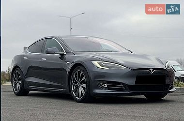 Лифтбек Tesla Model S 2018 в Львове