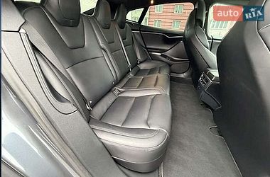 Лифтбек Tesla Model S 2018 в Львове