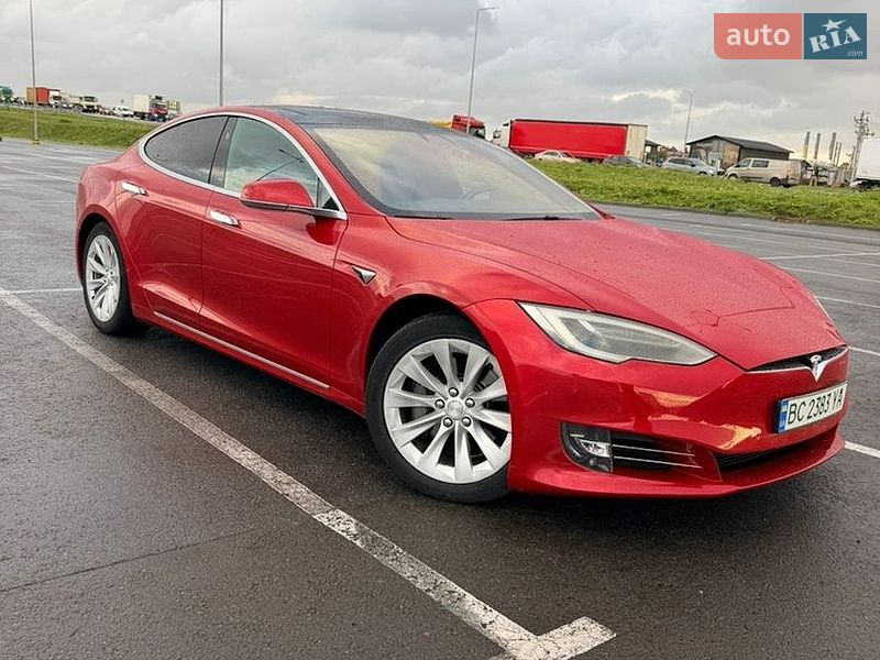 Tesla Model S 2018