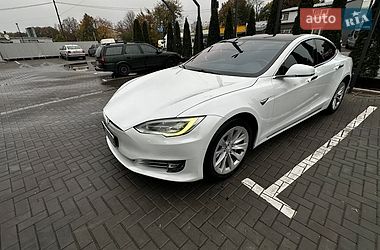 Tesla Model S  2018