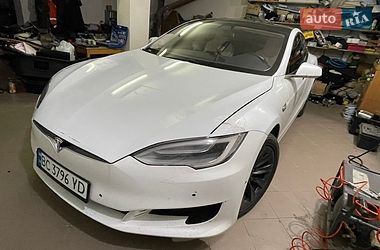 Tesla Model S  2018