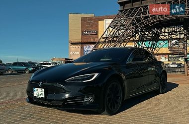 Tesla Model S  2020
