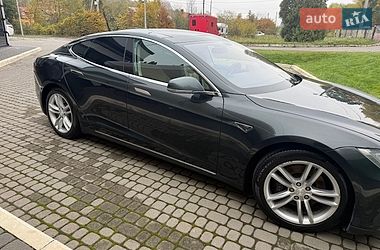 Ліфтбек Tesla Model S 2013 в Львові