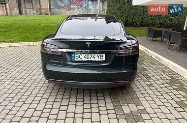 Ліфтбек Tesla Model S 2013 в Львові