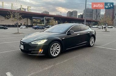 Tesla Model S 2016