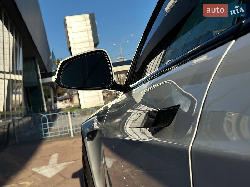 Ліфтбек Tesla Model S 2021 в Києві