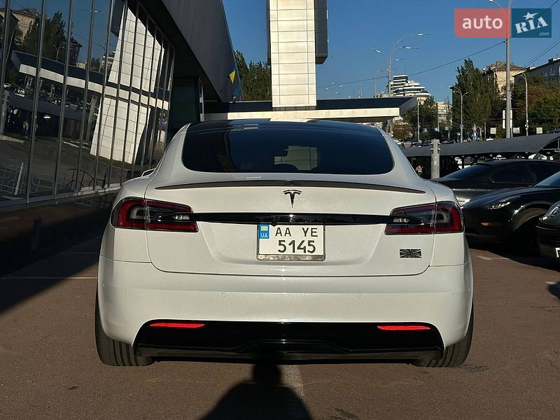 Ліфтбек Tesla Model S 2021 в Києві