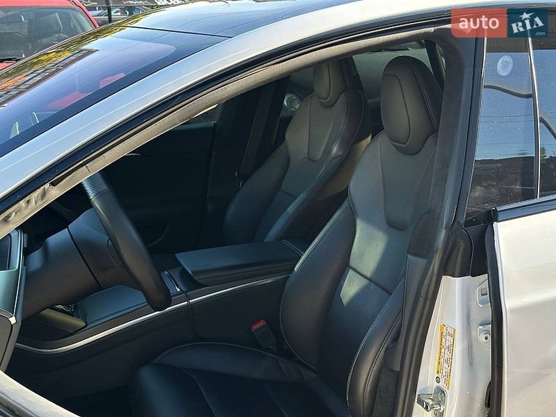 Ліфтбек Tesla Model S 2021 в Києві