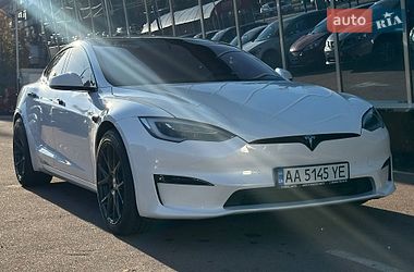 Tesla Model S  2021