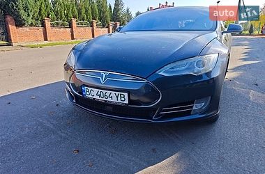 Tesla Model S  2015