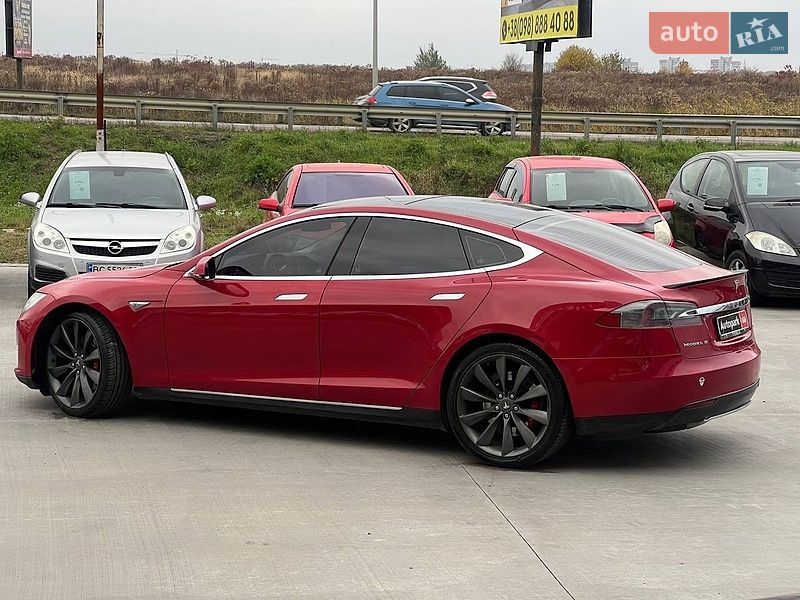 Лифтбек Tesla Model S 2013 в Львове