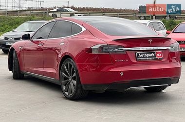 Лифтбек Tesla Model S 2013 в Львове