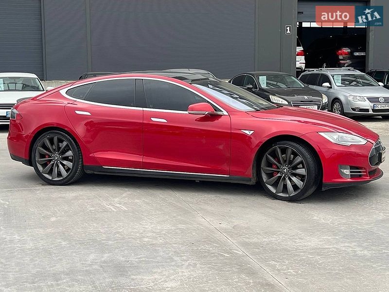 Лифтбек Tesla Model S 2013 в Львове